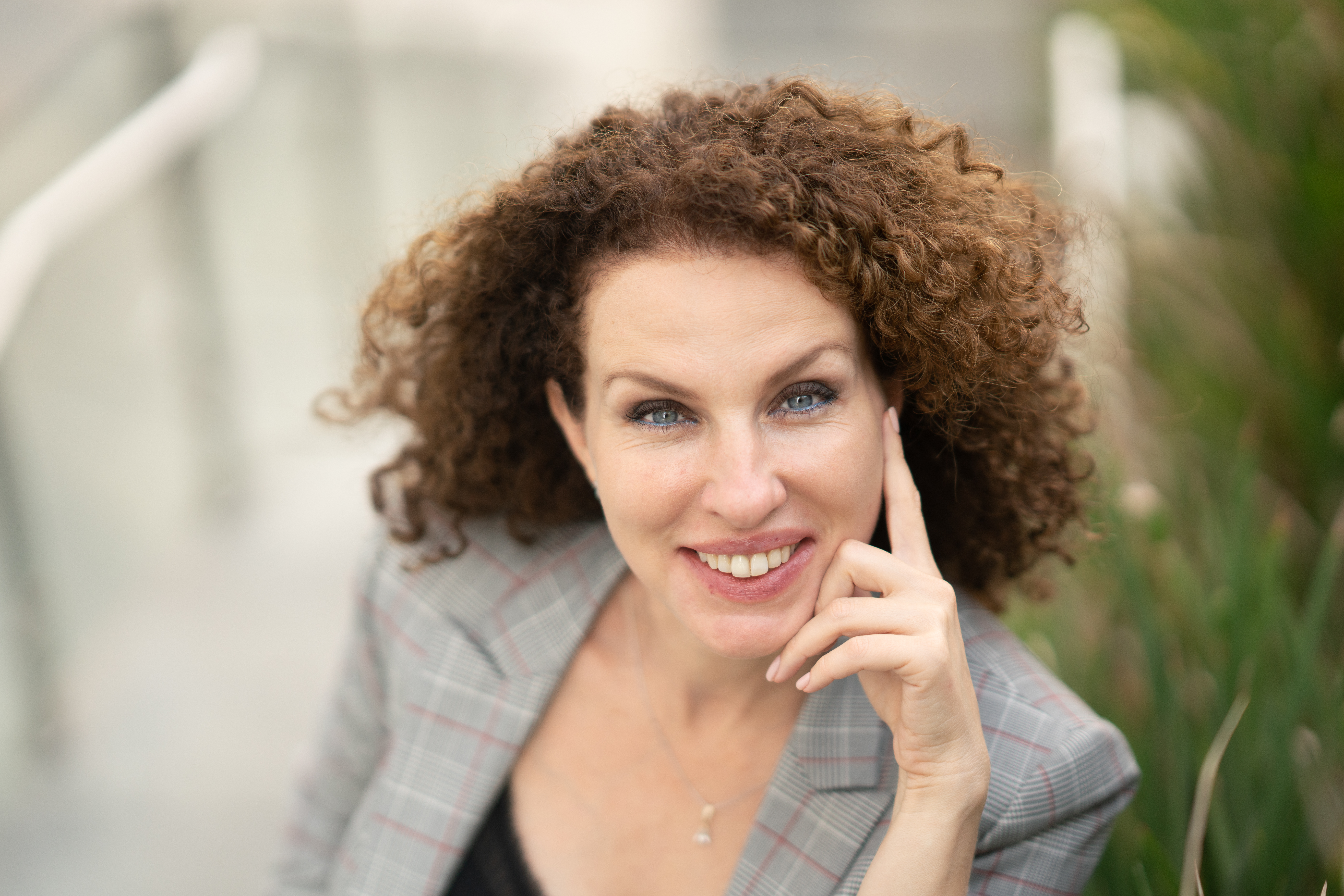 Сабина Стернин в офисе